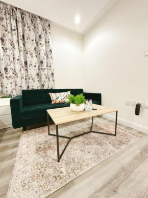 Stylish Studio, Side Entrance 101